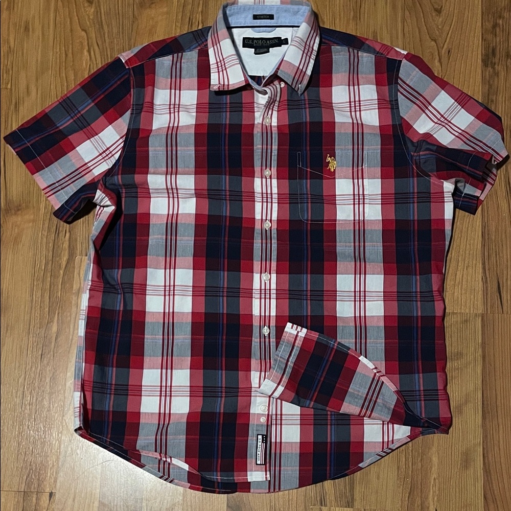 U.S. Polo Assn. Red and Blue Plaid Button-Down Short Sleeve Shirt Size Large
